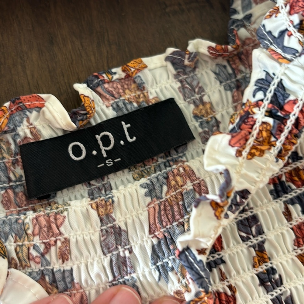 Cap sleeve size small 0.P.T
